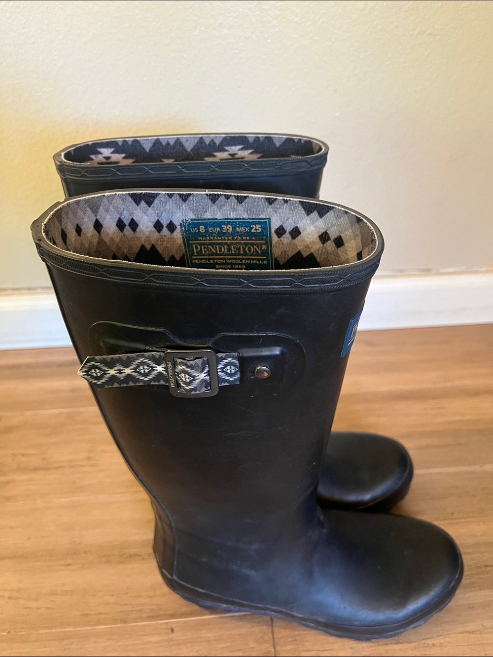 Pendleton Women's Classic Tall Slip-Resistant Rain Boot Size 8 - Picture 4 of 5